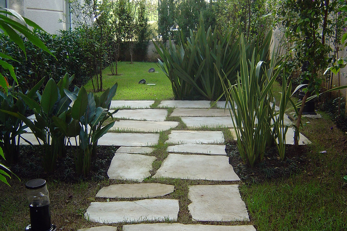 GIARDINO - Dal 1987, City Stone distribuisce pietre naturali italiane ed estere. Ampia scelta, consulenza tecnica e due sedi strategiche per soddisfare ogni esigenza.