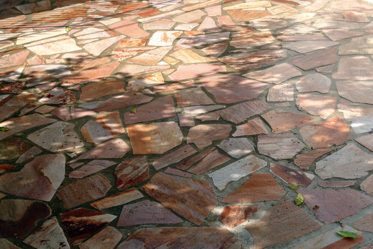 PAVIMENTAZIONE E COMPLEMENTI - Dal 1987, City Stone distribuisce pietre naturali italiane ed estere. Ampia scelta, consulenza tecnica e due sedi strategiche per soddisfare ogni esigenza.