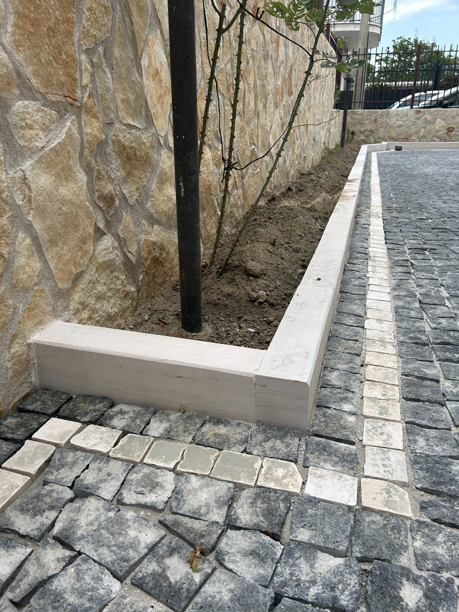 Dal 1987, City Stone distribuisce pietre naturali italiane ed estere. Ampia scelta, consulenza tecnica e due sedi strategiche per soddisfare ogni esigenza.