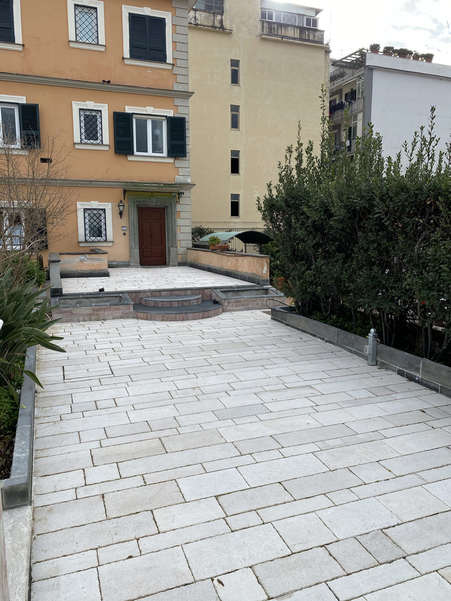 Dal 1987, City Stone distribuisce pietre naturali italiane ed estere. Ampia scelta, consulenza tecnica e due sedi strategiche per soddisfare ogni esigenza.