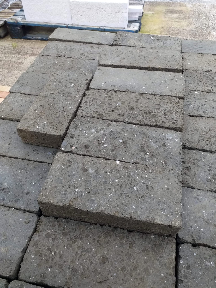 RIVESTIMENTI - Dal 1987, City Stone distribuisce pietre naturali italiane ed estere. Ampia scelta, consulenza tecnica e due sedi strategiche per soddisfare ogni esigenza.