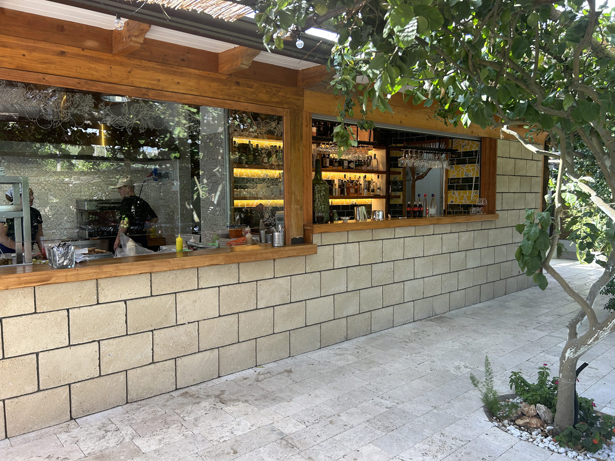 Dal 1987, City Stone distribuisce pietre naturali italiane ed estere. Ampia scelta, consulenza tecnica e due sedi strategiche per soddisfare ogni esigenza.