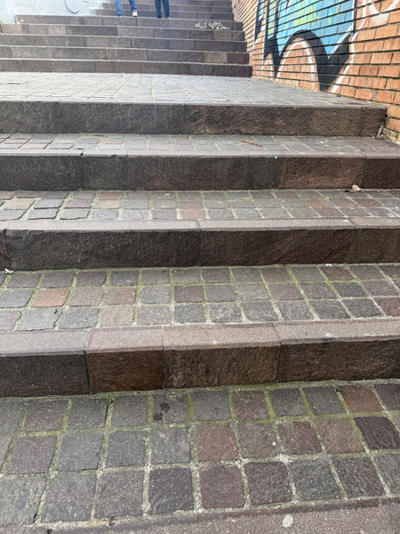 Dal 1987, City Stone distribuisce pietre naturali italiane ed estere. Ampia scelta, consulenza tecnica e due sedi strategiche per soddisfare ogni esigenza.