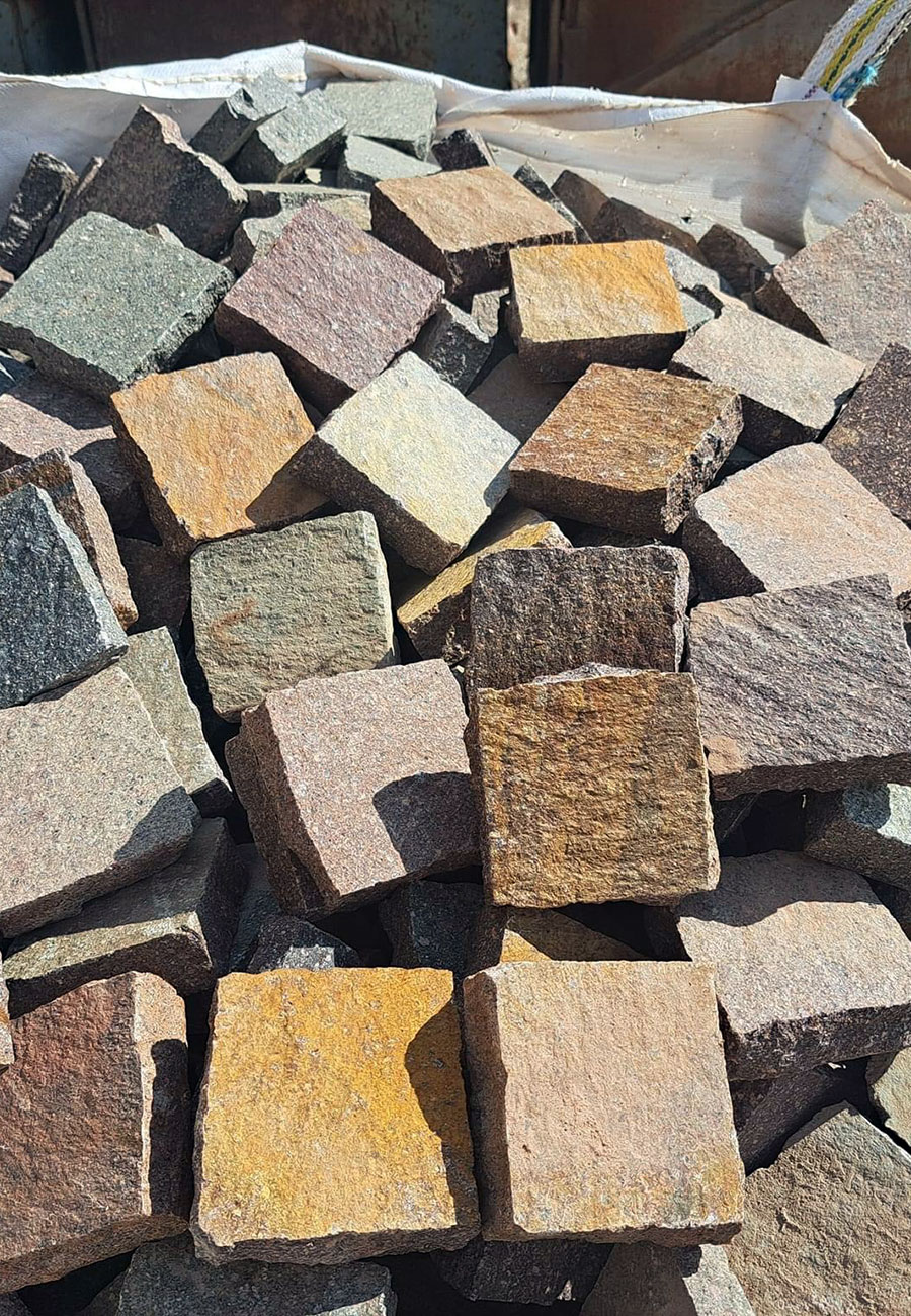 cubetti in porfido sanpietrini pavimentazione in pietra natural
